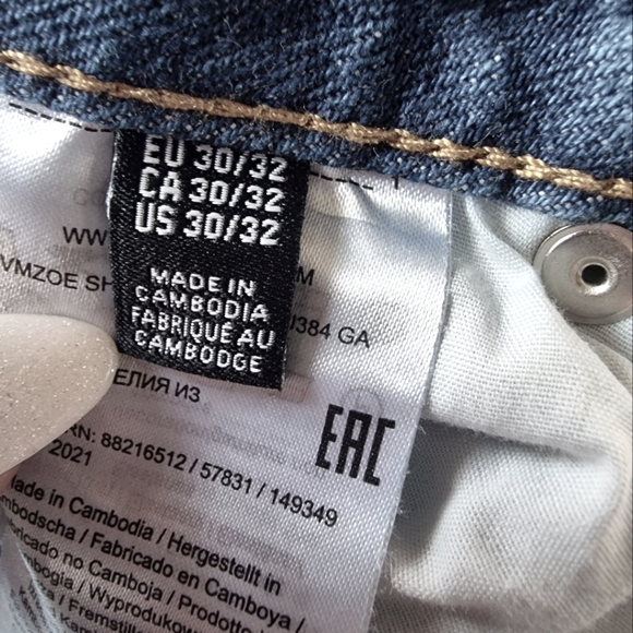 Vero Moda Light Wash Denim Highwaisted Mom Jeans👖 - Picture 9 of 11